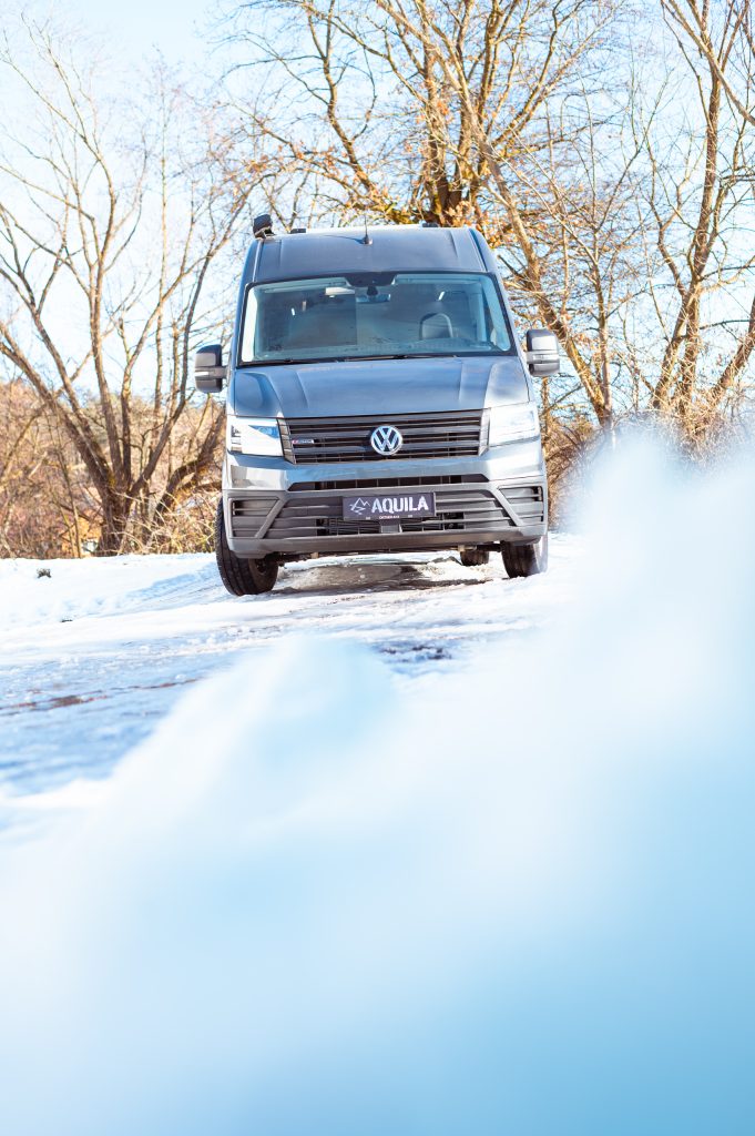 VW Creston Crafter 4x4 in snowy landscape